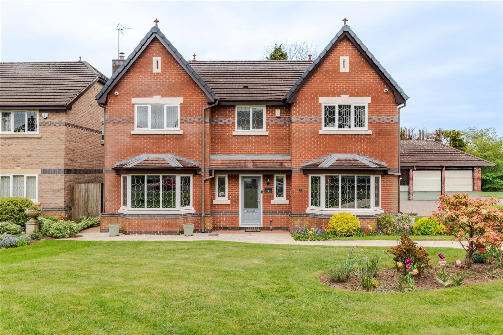 5 bed property in Newfield Place, Stourbridge